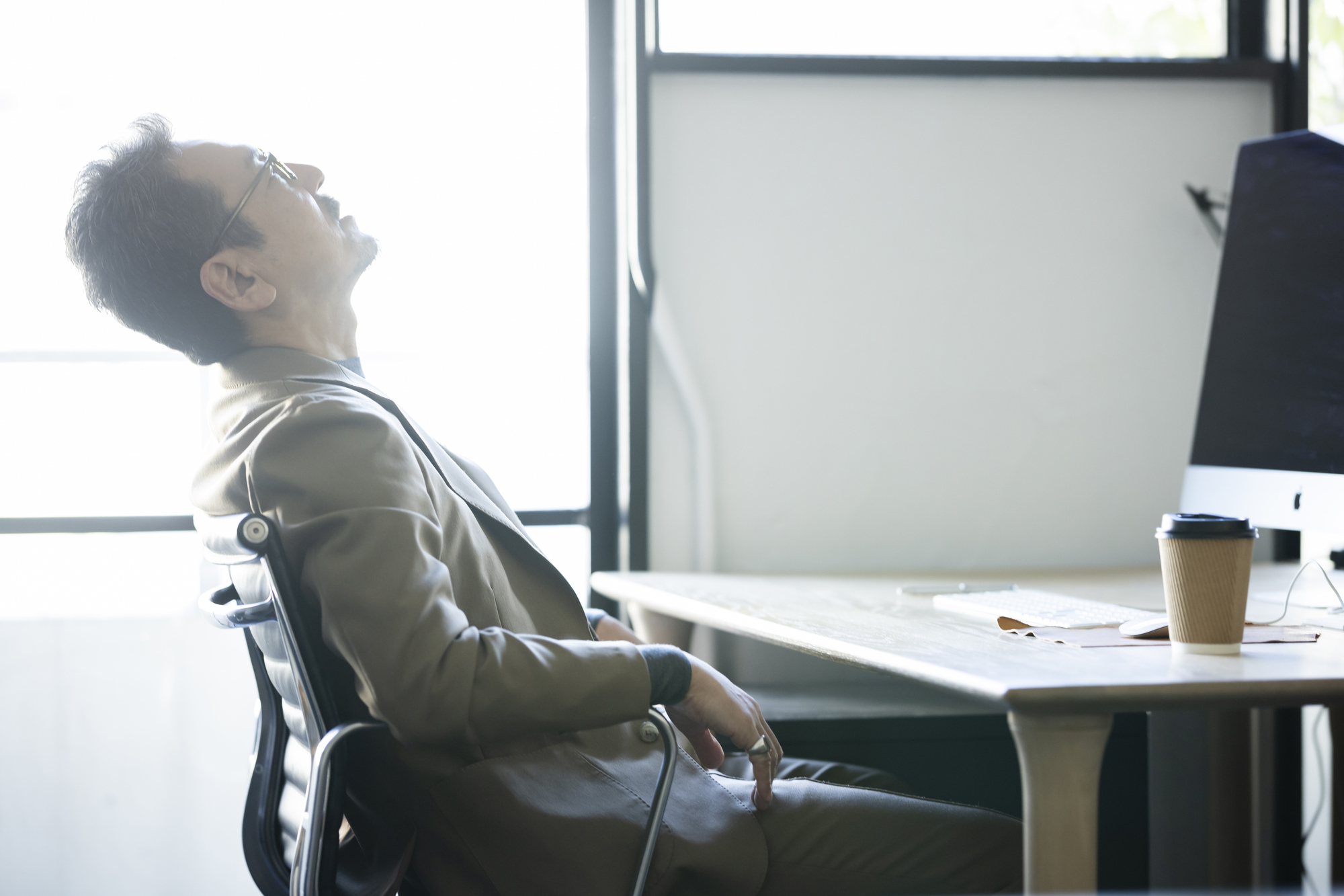 労働人口の減少と人手不足が企業の職場環境に与える影響とオフィスDXの必要性